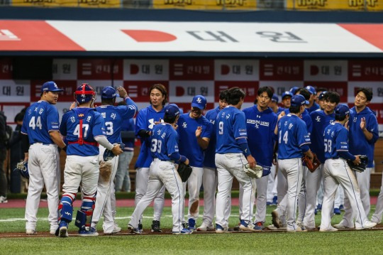 삼성이 고척 키움전에서 연장 12회에 4득점하며 3연승의 휘파람을 불었다.[삼성 라이온즈 제공]