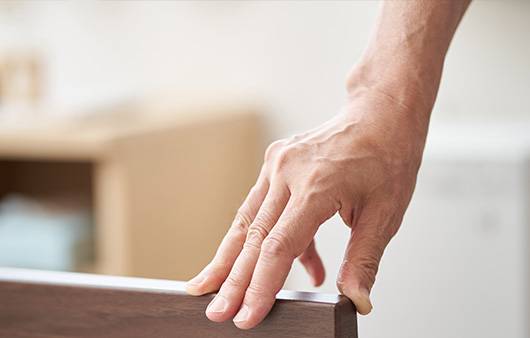 손등에 핏줄이 과도하게 튀어나오는 '손등 정맥류'ㅣ출처: 게티이미지뱅크