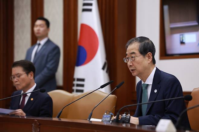 한덕수 국무총리가 20일 정부서울청사에서 열린 국정현안관계장관회의에서 모두발언을 하고 있다. [연합]