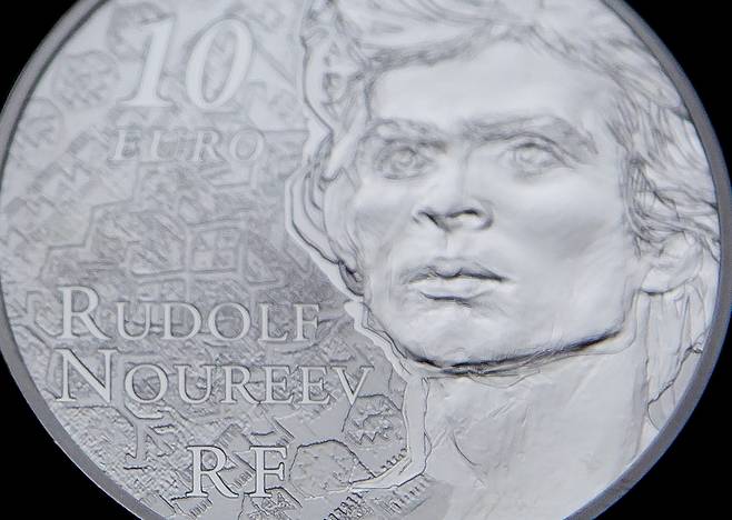 2013년 루돌프 누레예프 사망 20주년을 맞아 프랑스에서 만든 기념 주화  [자료화면]