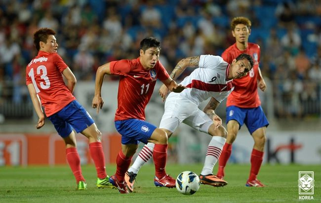 [사진] 2013년 수원에서 열린 페루와 친선경기 / 대한축구협회 제공.