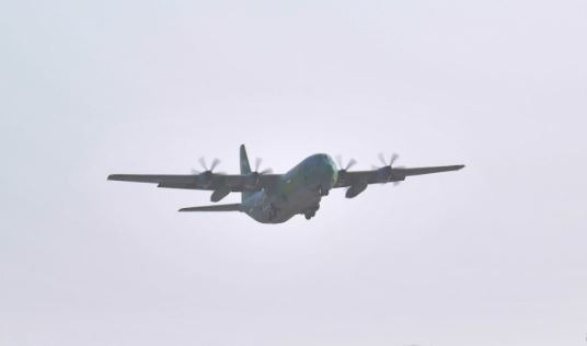 이륙하는 C-130J 수송기/사진=연합뉴스