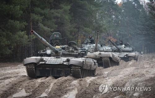 우크라이나군이 포획한 러시아 T-72 탱크 [AP 연합뉴스 자료사진]