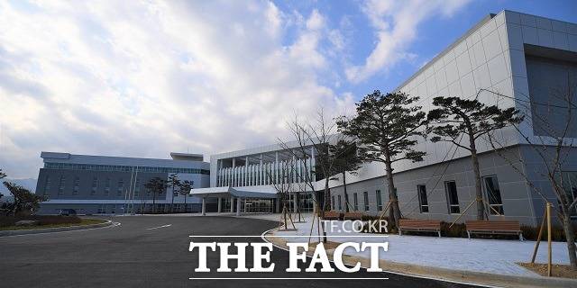 <더팩트>가 국회에 정보공개를 청구해 받은 올해와 최근 3년(2020~23년)간 고성연수원 이용 실태 현황을 살펴보면, '휴양 목적' 사용 비율이 높게 나타났다. /고성군청 제공