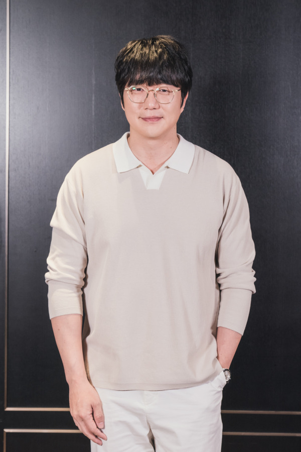 ‘더 디저트’ MC 성시경. 사진제공=티빙 