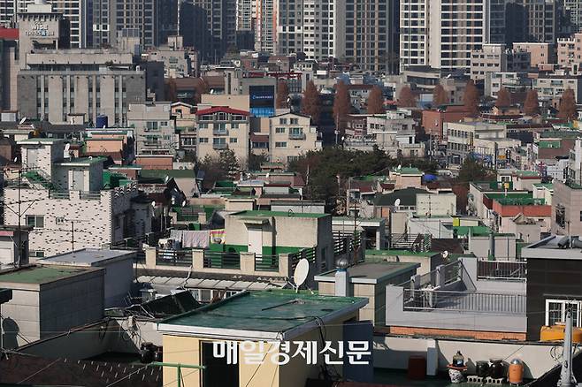 사진은 대규모 전세사기가 벌어진 서울 화곡동의 다세대·연립주택 밀집지역 전경. [이충우 기자]