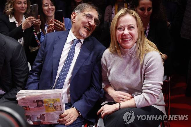 멜로니 총리(사진 오른쪽)와 라 루사 상원의장 [EPA=연합뉴스 자료사진. 재판매 및 DB 금지]