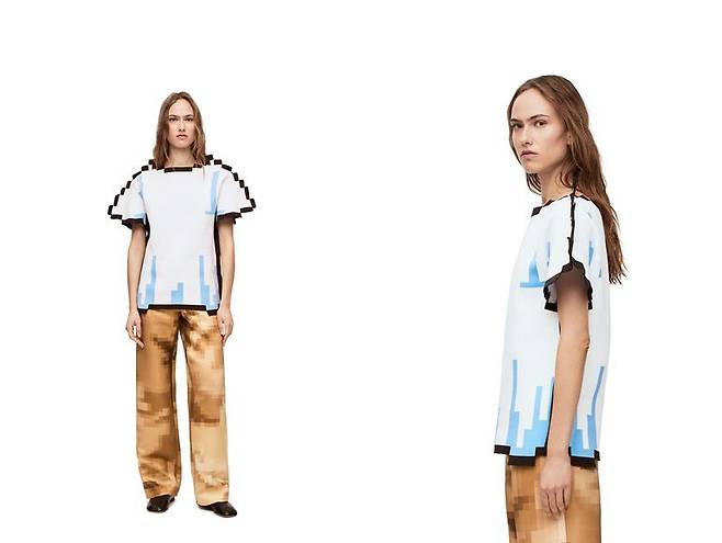 로에베 2023 봄여름 컬렉션. '픽셀 디자인'이 적용됐다. /로에베