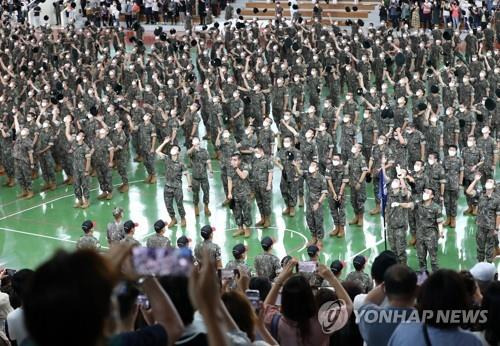 2022년 충남 논산 육군훈련소에서 열린 신병 수료식 [연합뉴스 자료사진]