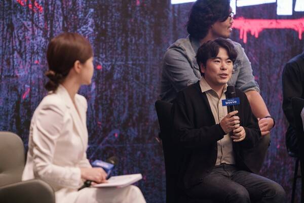 현정완 MBC PD가 취재진의 질의에 대해 답변하고 있다. (사진=웨이브)