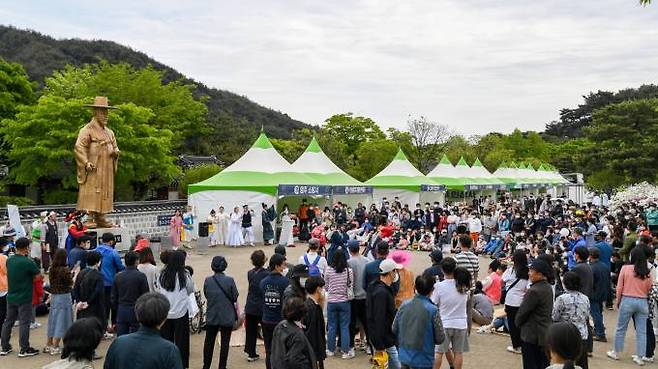 '2023 영주 한국선비문화축제'가  ‘신바람난 선비의 화려한 외출’을 주제로 5월 5일부터 7일까지 3일간 펼쳐진다.(경북도 제공) 2023.04.26.