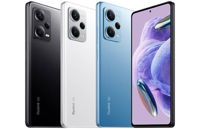 샤오미는 샤오미 팬 페스티벌 11주년을 맞아 카메라 성능, 디스플레이, 충전 속도를 보다 개선한 레드미노트12 시리즈 3종을 국내 출시한다고 26일 밝혔다. 사진은 '레드미노트12 프로 플러스 5G'. (사진=샤오미 제공) *재판매 및 DB 금지