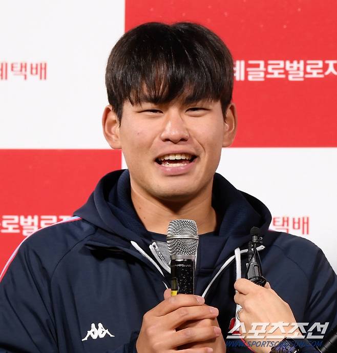 자신감 넘치는 김진욱의 미소