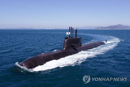 3천t급 두 번째 잠수함 안무함   (서울=연합뉴스) 방위사업청이 우리나라 기술로 독자 설계·건조된 해군의 두 번째 3,000톤급 잠수함인 안무함(장보고-Ⅲ급 Batch-I)의 인도·인수식을 20일 경남 거제 대우조선해양 옥포조선소에서 시행된다고 밝혔다. 사진은 안무함 수상 항해 장면. 2023.4.20 [방위사업청 제공. 재판매 및 DB 금지]