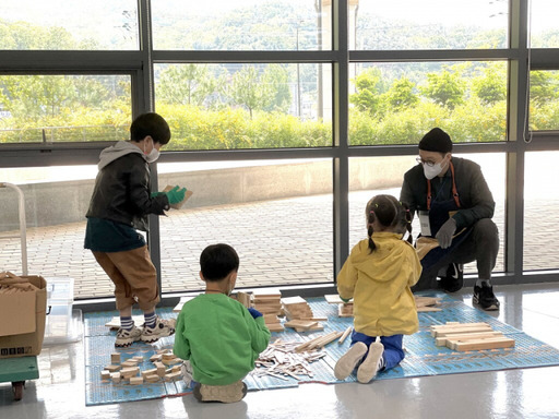 지난 2021년 용인어린이상상의숲 어린이날 특별 프로그램 진행 모습. 용인문화재단 제공