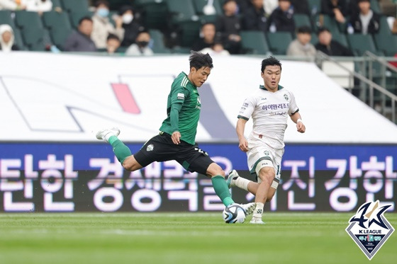 홍정호(왼쪽). /사진=한국프로축구연맹 제공