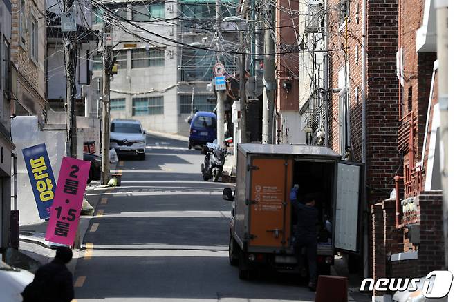 사진은 21일 서울 강서구 화곡동의 빌라 밀집지역. 2023.4.21/뉴스1 ⓒ News1 이승배 기자