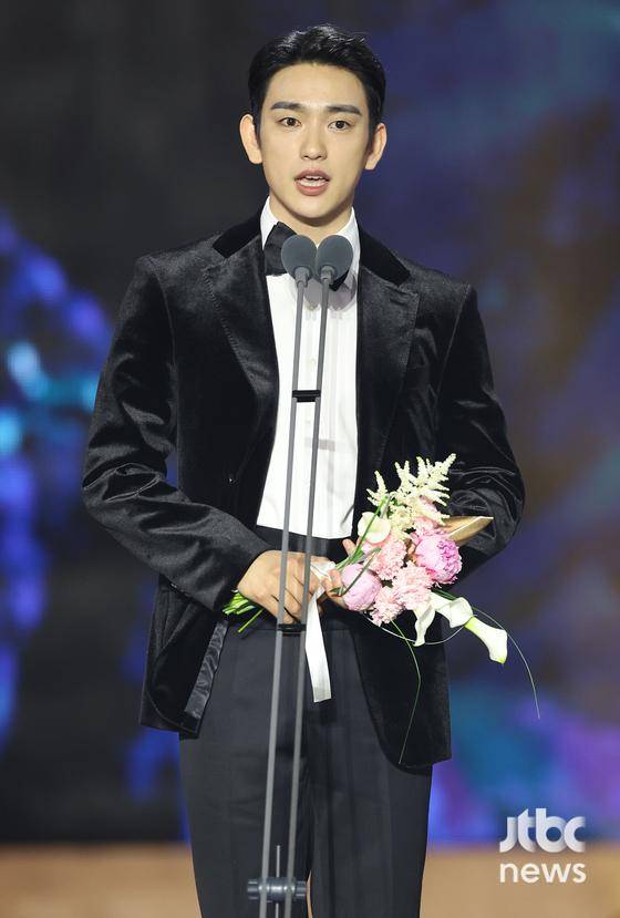 배우 박진영이 28일 오후 인천 중구 운서동 파라다이스시티에서 열린 '제59회 백상예술대상'에서 영화부문 남자 신인연기상을 수상했다.  특별취재반 / 2023.04.28/