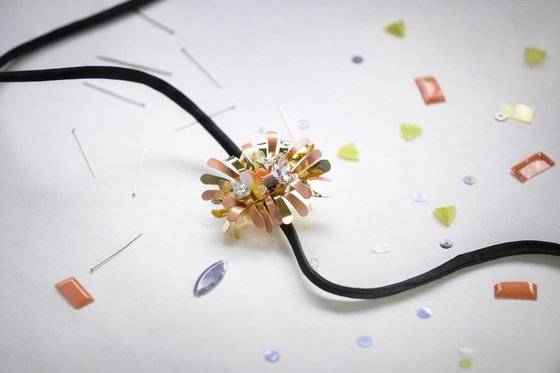 루이비통이 특별 제작한 정호연의 헤어핀. 사진 루이비통(Photo by Momodu Mansaray/Getty Images)