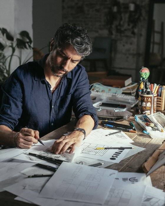 예거 르쿨트르와 협업한 레터링 아티스트 알렉스 트로슈. 사진 예거 르쿨트르