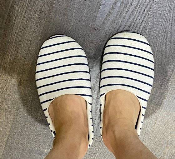 이웃간의 평화를 지키기 위해선 '몇 천원'이면 충분하다고. 집에서 늘 신고 다니는 슬리퍼./사진=남형도 기자