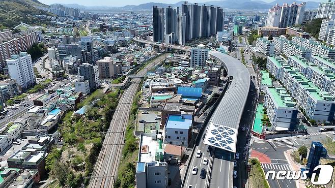 부산 동서고가도로 전경(사상구청 제공)