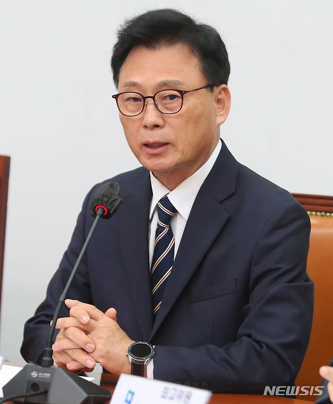 [서울=뉴시스] 추상철 기자 = 박광온 더불어민주당 원내대표가 3일 오전 서울 여의도 국회에서 열린 최고위원회의에 참석해 발언하고 있다. 2023.05.03. scchoo@newsis.com