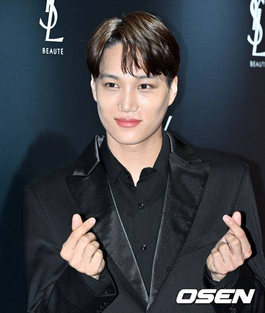 [OSEN=조은정 기자] 22일 오전 서울 강남구에서 열린 한 뷰티 브랜드 팝업스토어 포토월 행사에 에스파, 엑소 카이, 위하준, 헤이즈, 미노이, 우원재가 참석했다.엑소 카이가 포토월 행사에 참석해 포즈를 취하고 있다. 2022.08.22 /cej@osen.co.kr