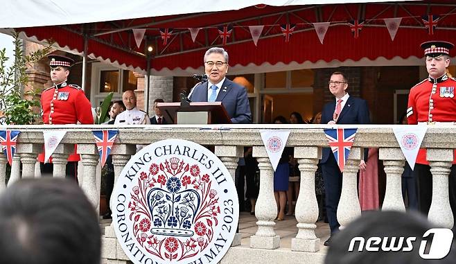 박진 외교부 장관이 3일 주한영국대사관 주최 찰스 3세 국왕 대관식 및 한영 수교 제140주년 기념 리셉션에 참석했다. (외교부 제공)