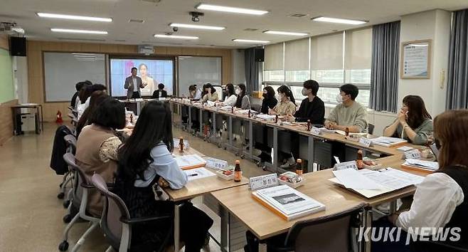 충남교육청이 3일 장애학행 취업지원을 위한 협의체를 구성하고 역할 강화를 위한 방안 등을 논의하고 있다. 충남교육청 제공