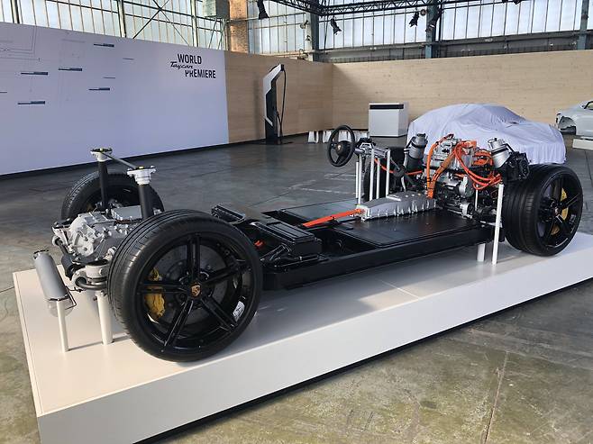 포르셰 타이칸 GTS의 플랫폼 'J1'. /포르셰 제공