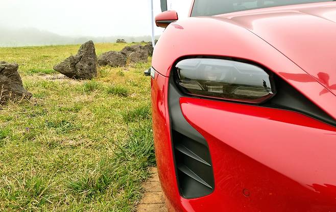 포르셰 타이칸 GTS. /고성민 기자