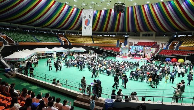 어린이날인 5일 오전 제주시 한라체육관에서 어린이날 실내 행사가 열리고 있다. 2023.5.5/사진=연합뉴스