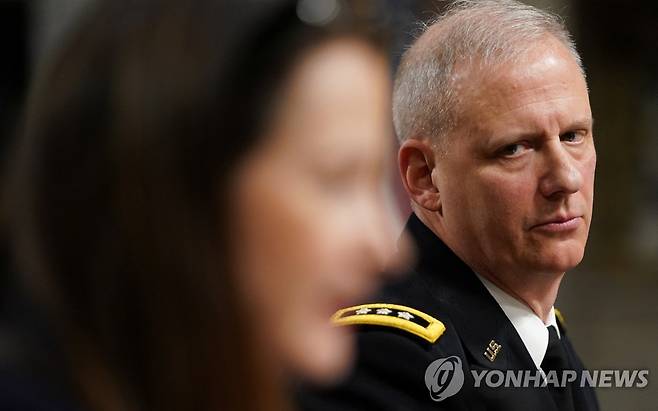 베리어 미국 국방정보국장 (워싱턴 로이터=연합뉴스) 스콧 베리어 미국 국방정보국(DIA) 국장이 4일(현지시간) 워싱턴DC에 있는 의회에서 열린 상원 군사위원회 청문회에 참석한 모습. 2023.5.4