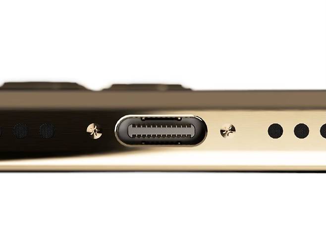 "아이폰15프로 카툭튀 이 정도나 된다고?" 새 렌더