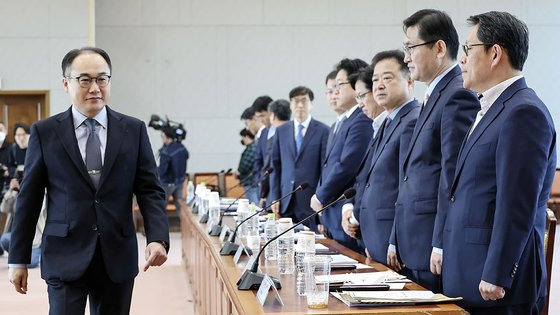 이원석 검찰총장이 8일 대검찰청에서 열린 전국 마약전담 부장검사 회의를 주재하며 마약 일소를 당부했다. 연합뉴스