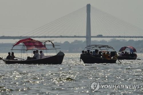 인도 야무나 강의 관광용 선박. (기사 내용과는 상관 없음)  [AFP 연합뉴스 자료사진. 재판매 및 DB 금지]