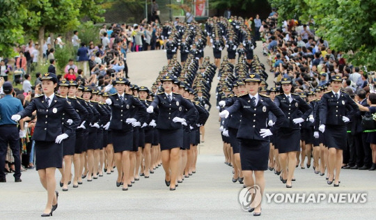 신임 여경들  [연합뉴스 자료사진]