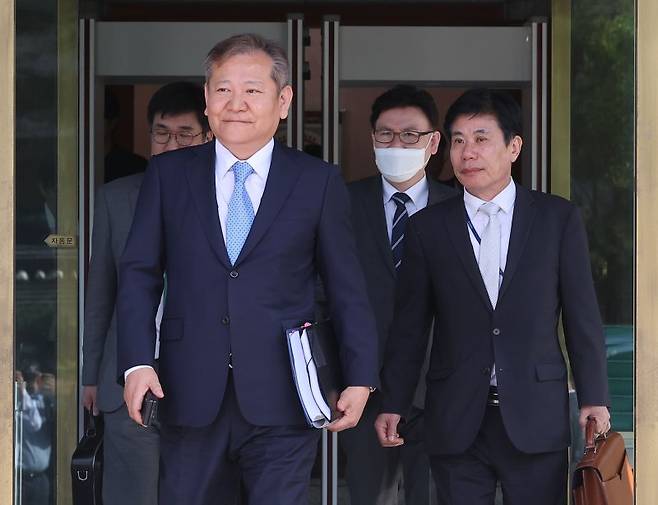 이상민 행정안전부 장관이 9일 오후 서울 헌법재판소에서 열린 탄핵 심판 사건 첫 변론 기일을 마친 뒤 법정을 나서고 있다.(사진=연합뉴스)