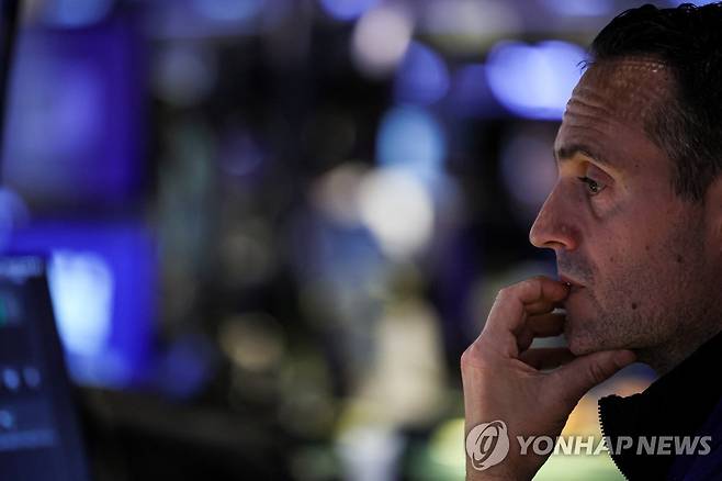 NYSE 입회장에서 일하는 트레이더의 모습 [연합뉴스 자료사진]