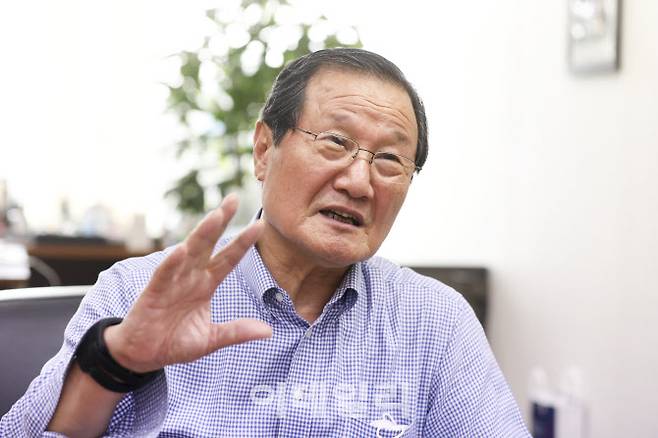 윤증현 전 기재부장관 인터뷰. (사진=이영훈 기자)