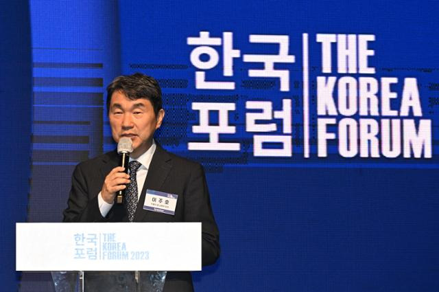 10일 '교육, 노동, 연금 3대 개혁 어떻게 풀까'를 주제로 열린 한국포럼에서 이주호 부총리 겸 교육부 장관이 교육 개혁에 대해 기조연설을 하고 있다. 홍인기 기자