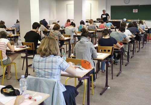 프랑스 남부 몽펠리에 고등학교에서 졸업 시험을 치는 학생들. (기사와 직접 관련이 없는 자료 사진) 연합뉴스