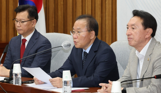 윤재옥 국민의힘 원내대표가 12일 오전 서울 여의도 국회에서 열린 원내대책회의에서 발언하고 있다. 연합뉴스