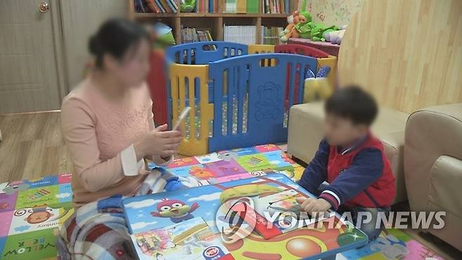 아이 돌보기 ※ 기사와 무관한 자료사진 [연합뉴스TV 제공]