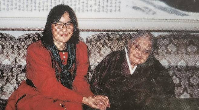 1989년 이화장에서 만난 이순애 작가와 프란체스카 여사(오른쪽) [이순애 작가 제공. 재판매 및 DB 금지]