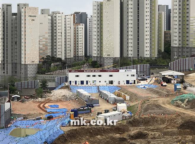 서울 서대문구의 한 재개발 공사 현장 모습 [사진 = 강영국 기자]