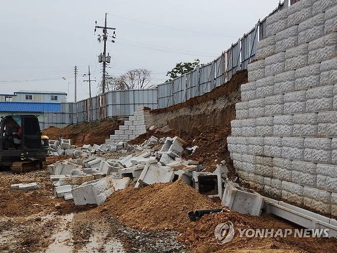 천안 공사장서 매몰 사고로 3명 중태 [연합뉴스 자료사진]