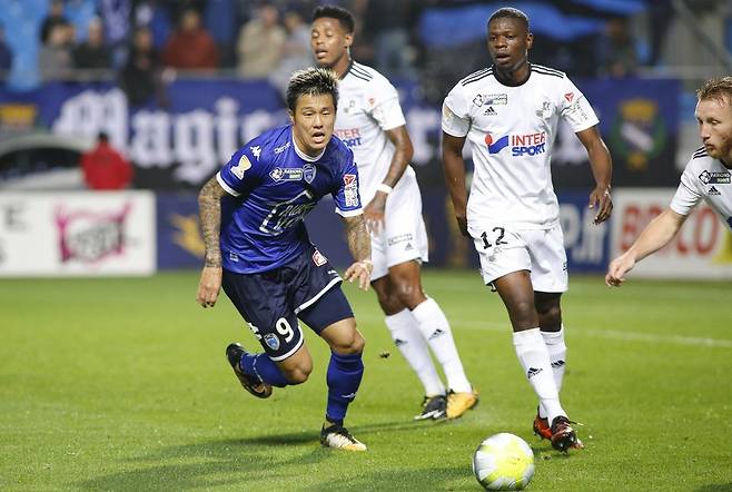 병무청의 병역기피자 명단에 올라 있던 석현준이 프랑스 프로축구 1부리그(리그1) 트루아에서 활동하던 모습. (트루아 구단 공식 SNS)