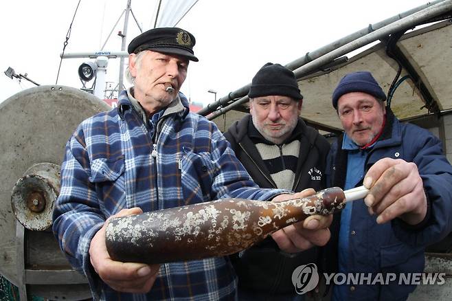 '병에 담긴 엽서' 사진은 본 기사와 관계 없음.
[EPA 자료사진 제공. 재판매 및 DB 금지]